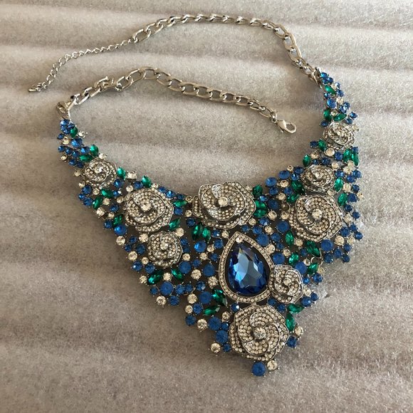 STUNNING Signed OPC CN Blue, Green & Clear Crystal Statement Necklace - Picture 1 of 6